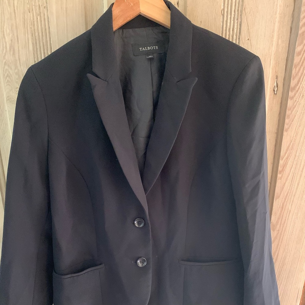 Perfect black blazer!